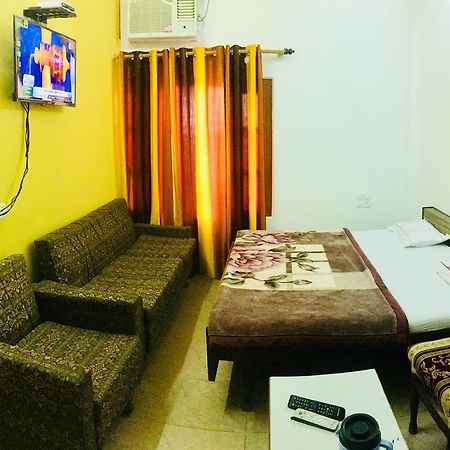 Hotel Heritage Sanyam Nāhan Buitenkant foto