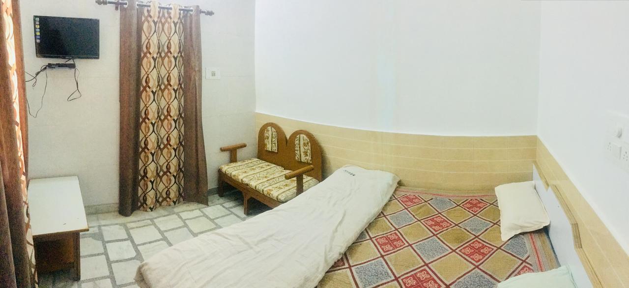 Hotel Heritage Sanyam Nāhan Buitenkant foto