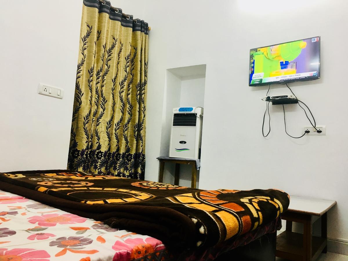 Hotel Heritage Sanyam Nāhan Buitenkant foto