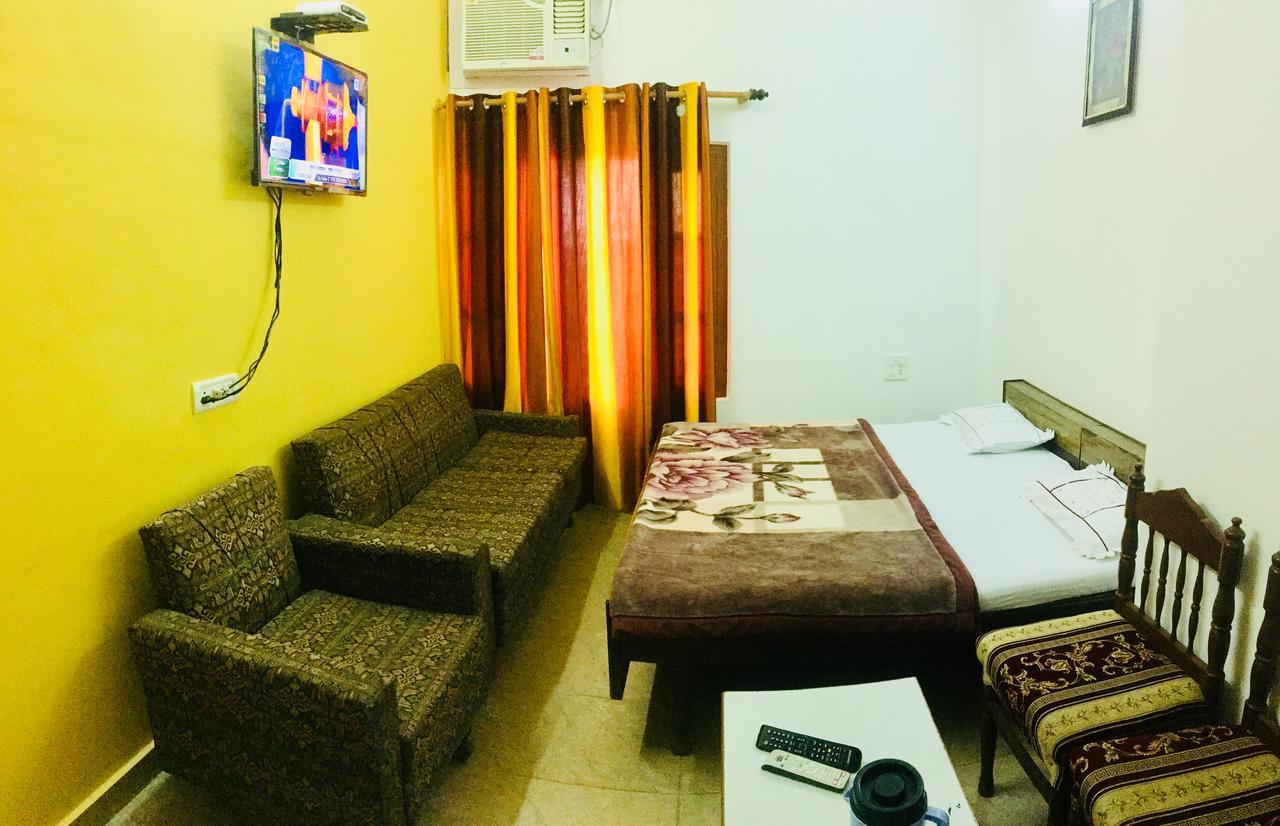 Hotel Heritage Sanyam Nāhan Buitenkant foto
