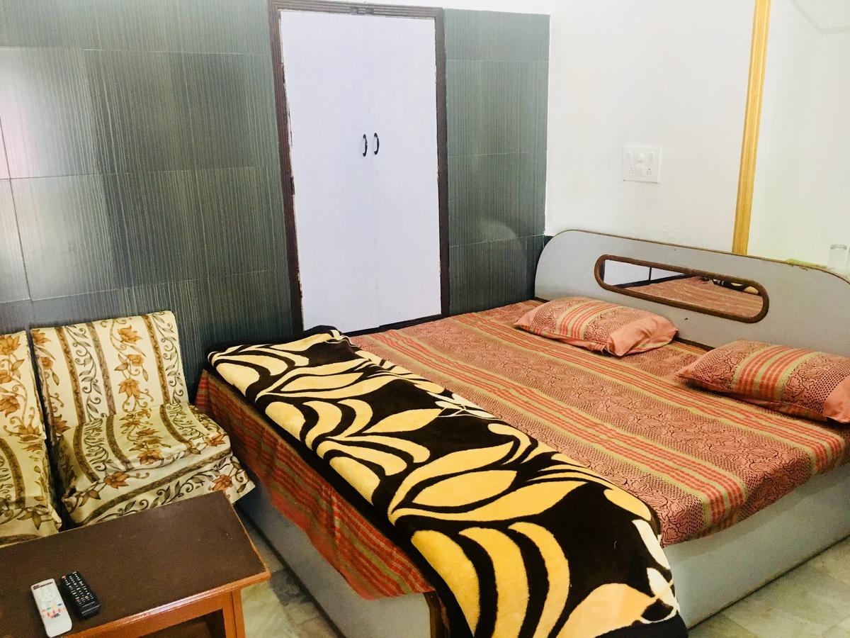 Hotel Heritage Sanyam Nāhan Buitenkant foto
